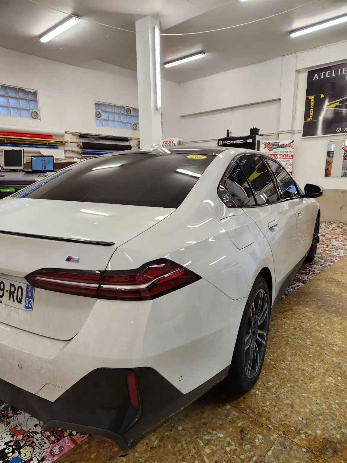 Contours de vires et becquet finitions sport edition