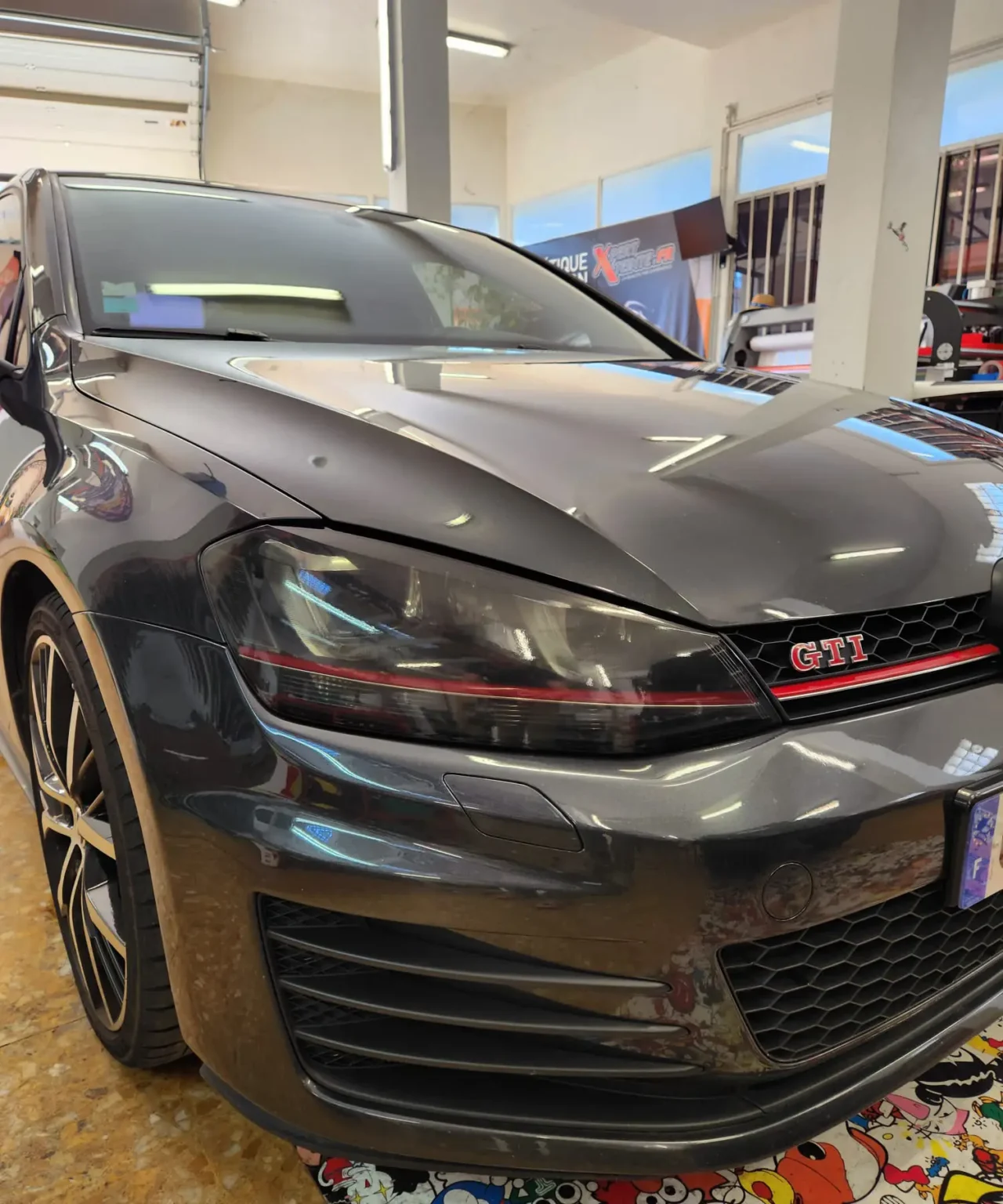 protection des optique de phare avant sur VW golf GTI à Toulon