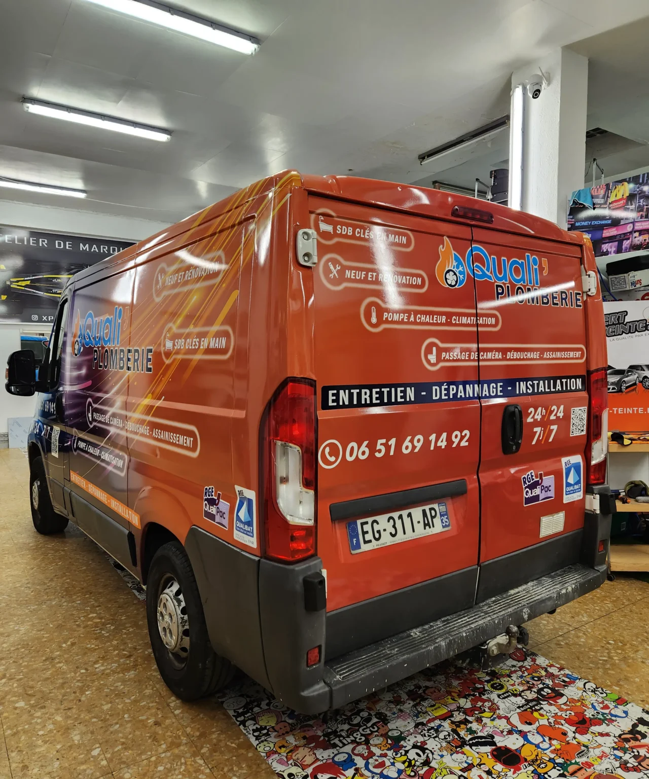 Covering flocage complet camion de plomberie à Toulon