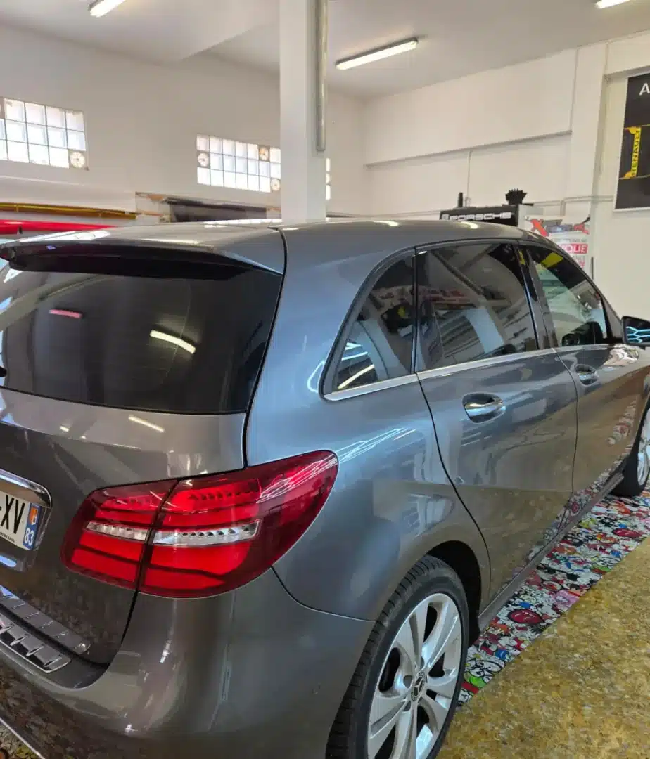 Vitre teintéee sur Mercedes b à Toulon