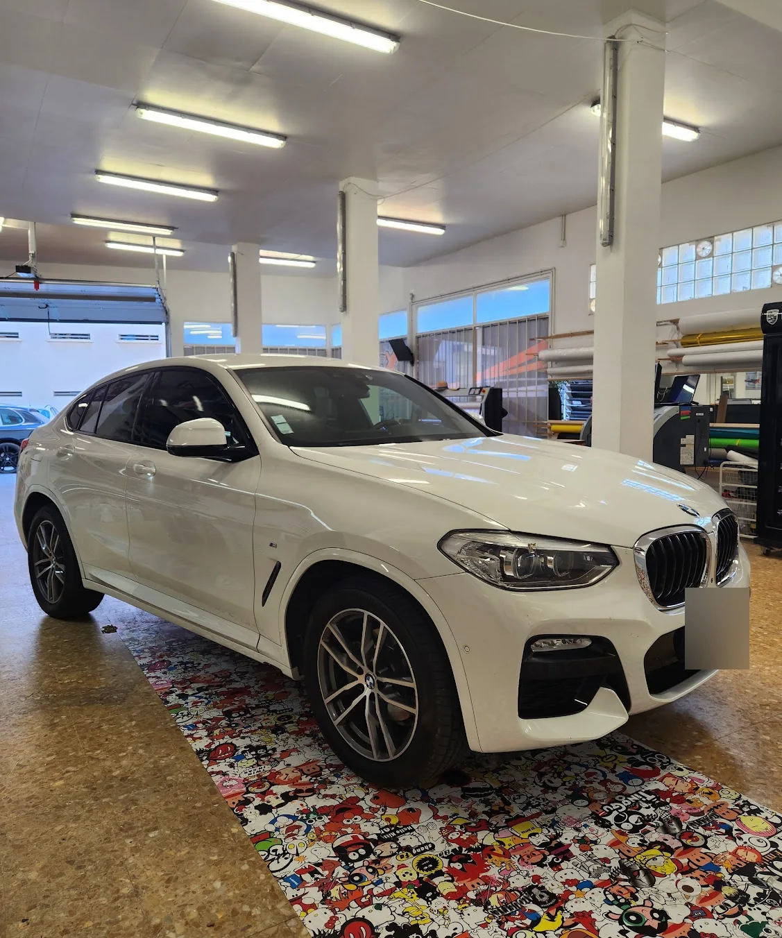 BMW X4 G02 blanc, vue avant BMW X4 G02 blanc, vue avant, chez Xpert Teinte à Toulon.