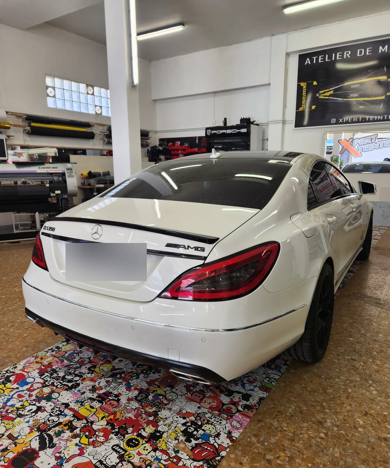 Mercedes CLS blanche, lunette et vitres arrière. Mercedes CLS blanche, lunette et vitres arrière — Xpert Teinte à Toulon.
