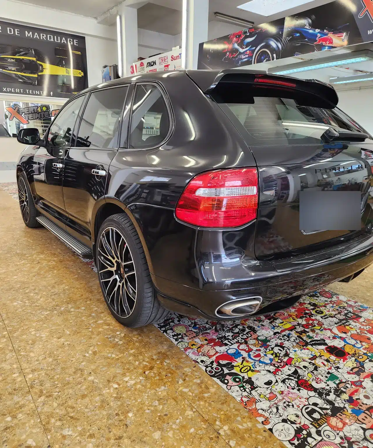 Porsche Cayenne à Toulon – vitrage latéral et lunette arrière Cayenne 957 noir, vitrage latéral et lunette arrière chez Xpert Teinte à Toulon.
